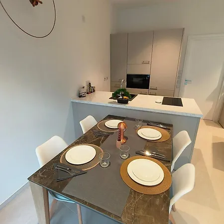 Five Stars Mercury Tower * San Julián