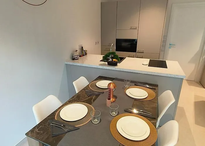 Five Stars Mercury Tower * San Julián