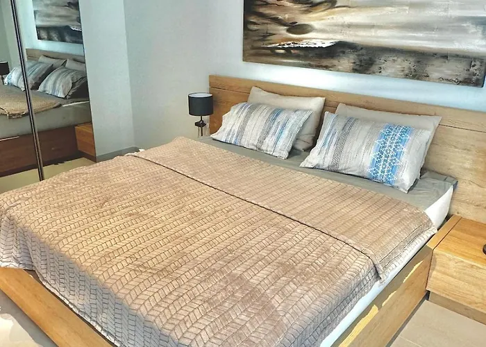 Five Stars Mercury Tower